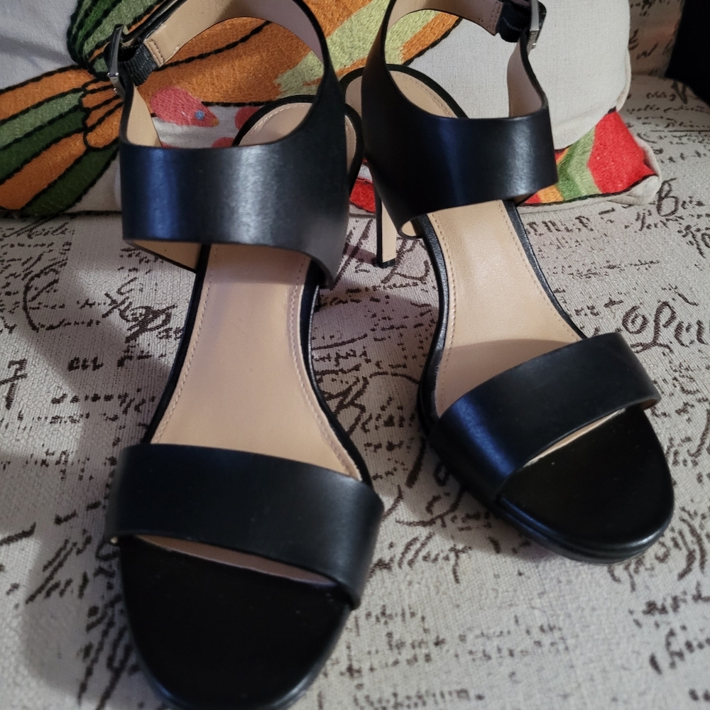 Michael Kors Black Sandals Size 7